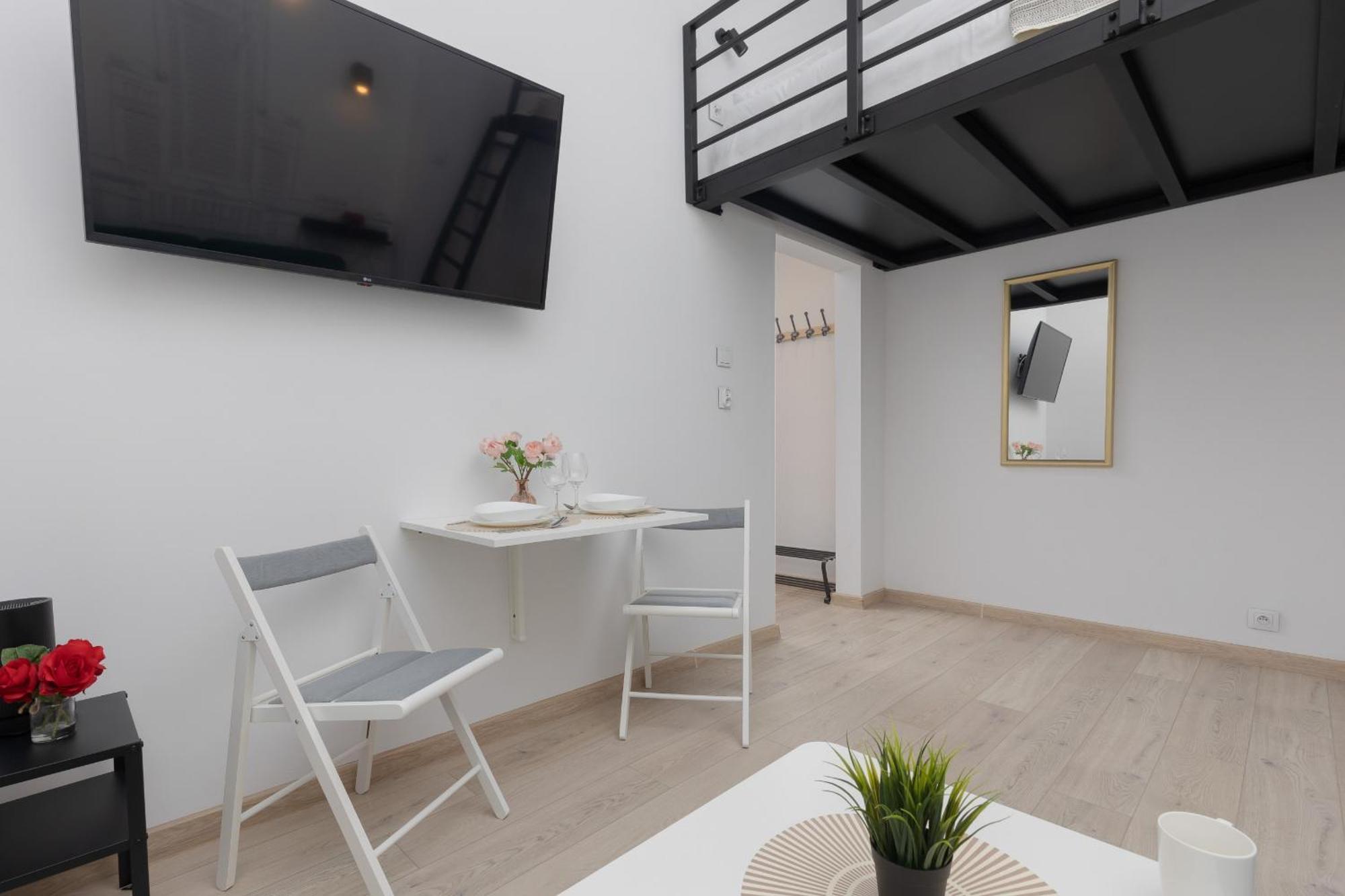 Aleja Wyzwolenia Studio with Mezzanine Warsaw Downtown by Noclegi Renters Екстер'єр фото